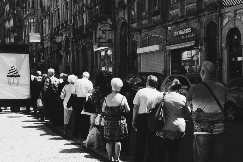 What Would You Do If 100 Prospects and Customers Were Lined Up Outside Your Business Right Now?
